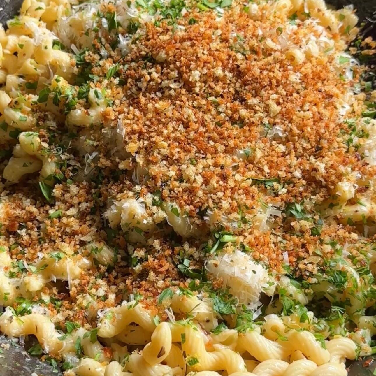 garlic-bread-pasta