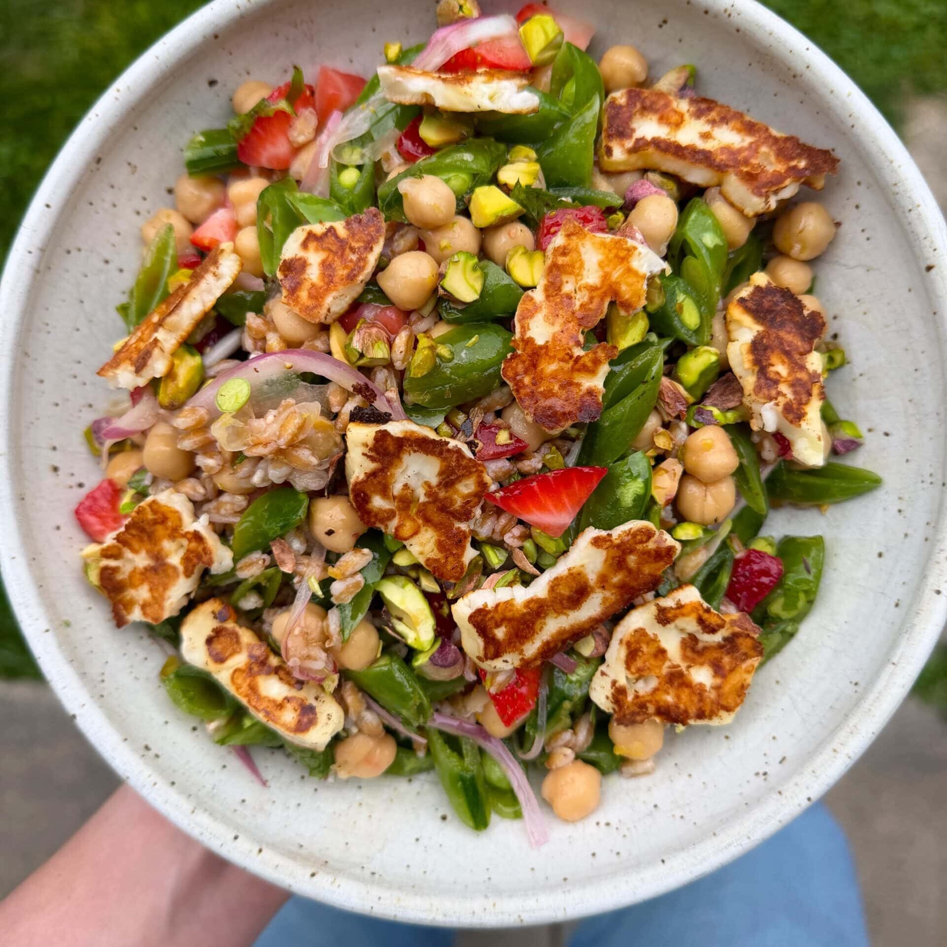spring-halloumi-salad